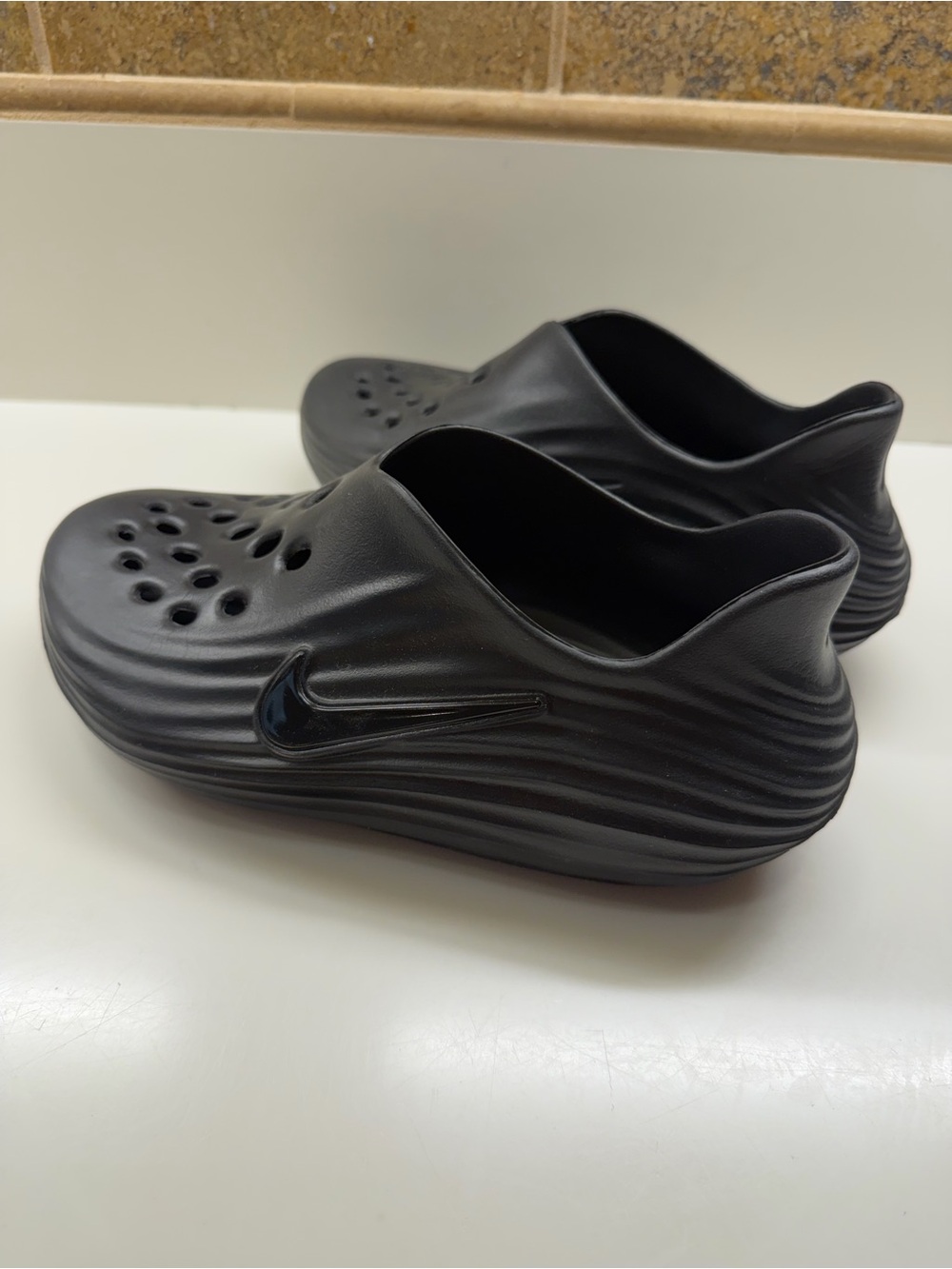 Nike ReactX Rejuven8 Black Size 4Y - Picture 3 of 6